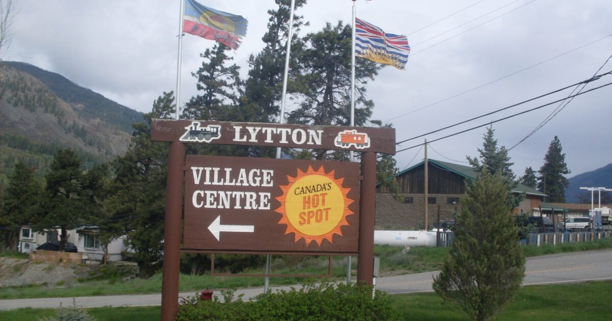Lytton, BC welcome sign reading Canada's Hot Spot